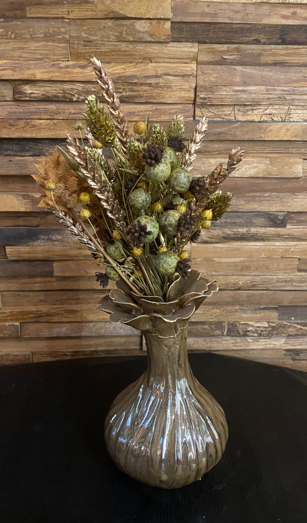 Bloem keramieken vaas met droogbloemen